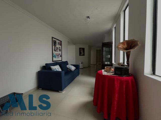 Apartamento con muy buenos espacios medellin - simon bolivar