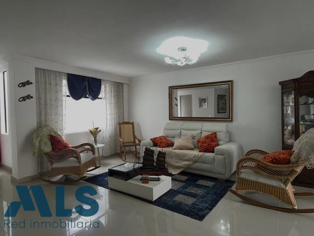 Apartamento con muy buenos espacios medellin - simon bolivar