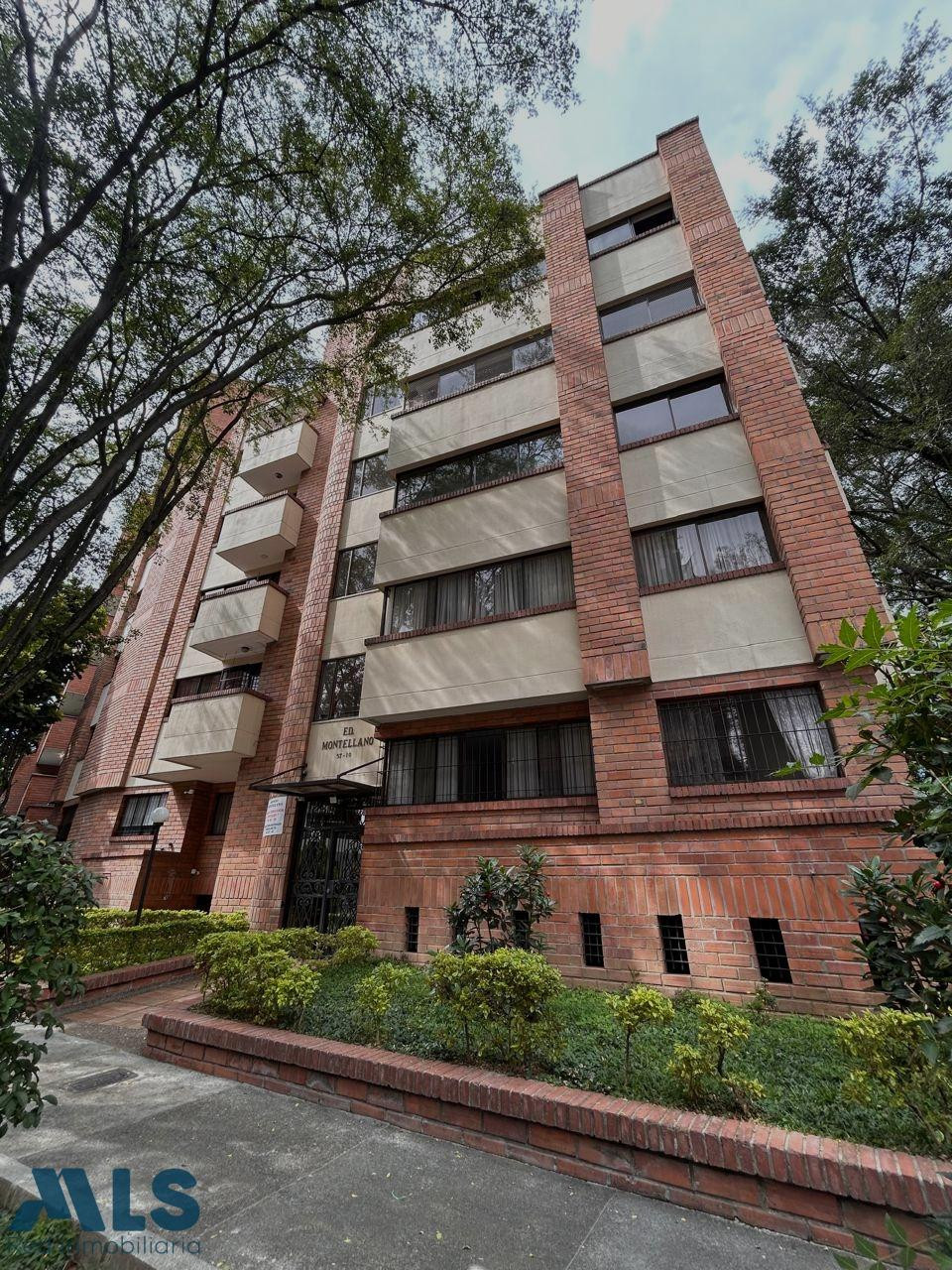 Apartamento en edificio con amplios espacios medellin - laureles