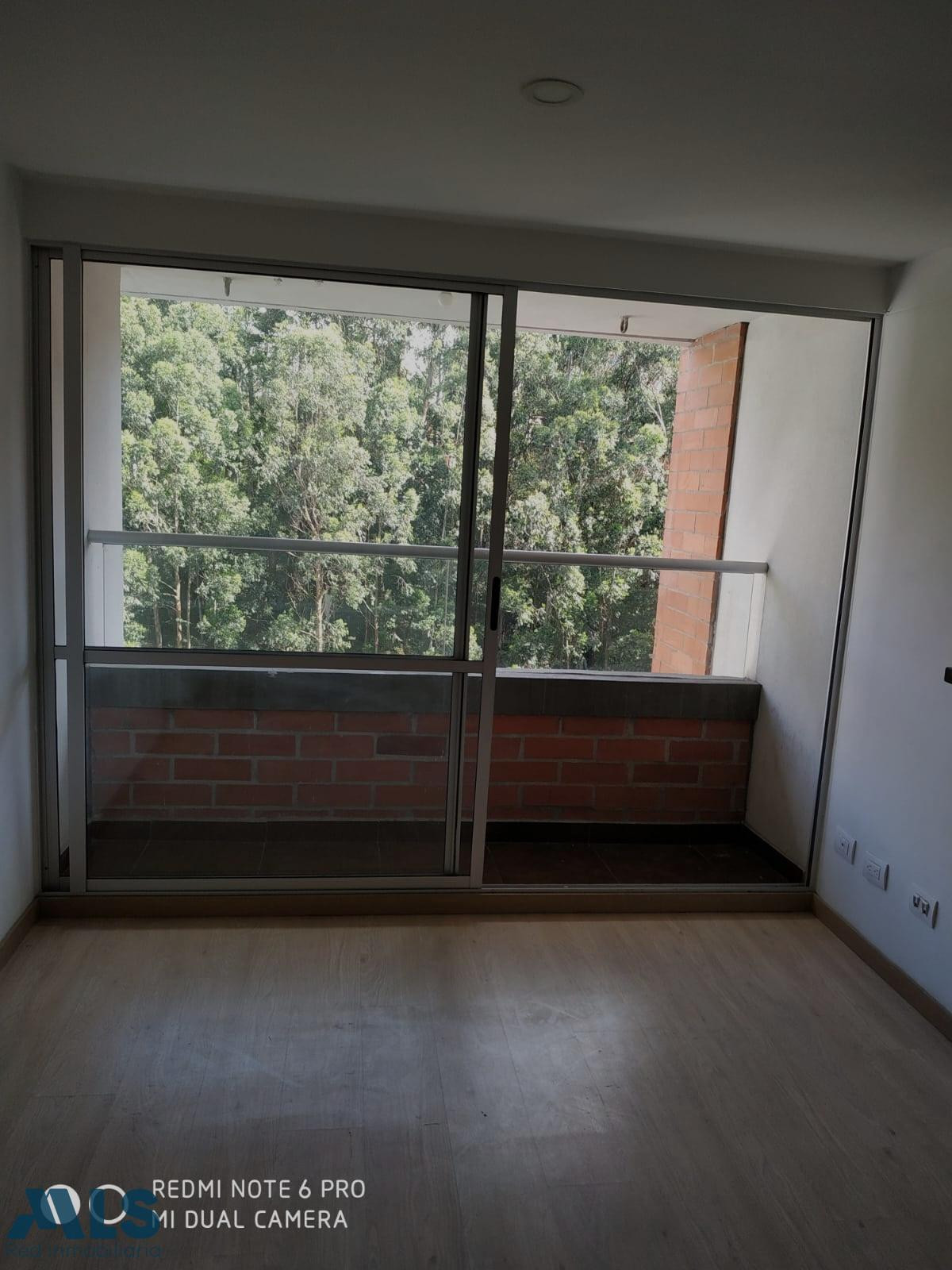 apartamento a 2 cuadras de el parque principal de sabaneta sabaneta - aves marias