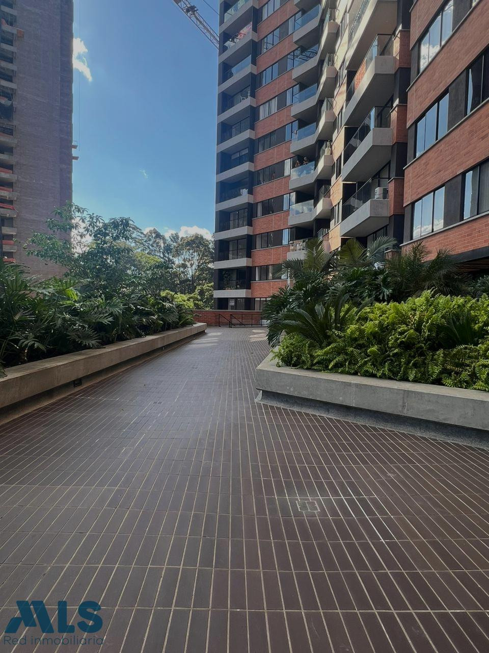 Altos del Poblado, 2 habitaciones con baño + baño social, Moderno medellin - altos del poblado