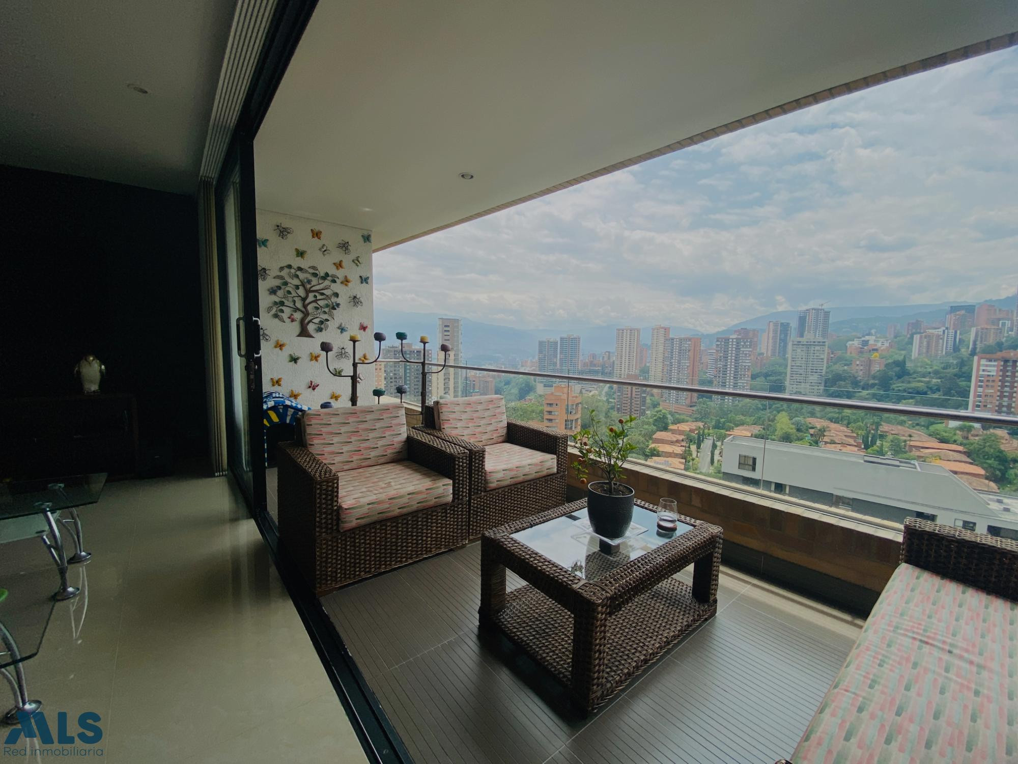 Apartamento en San Lucas, con hermosa vista a la ciudad medellin - san lucas