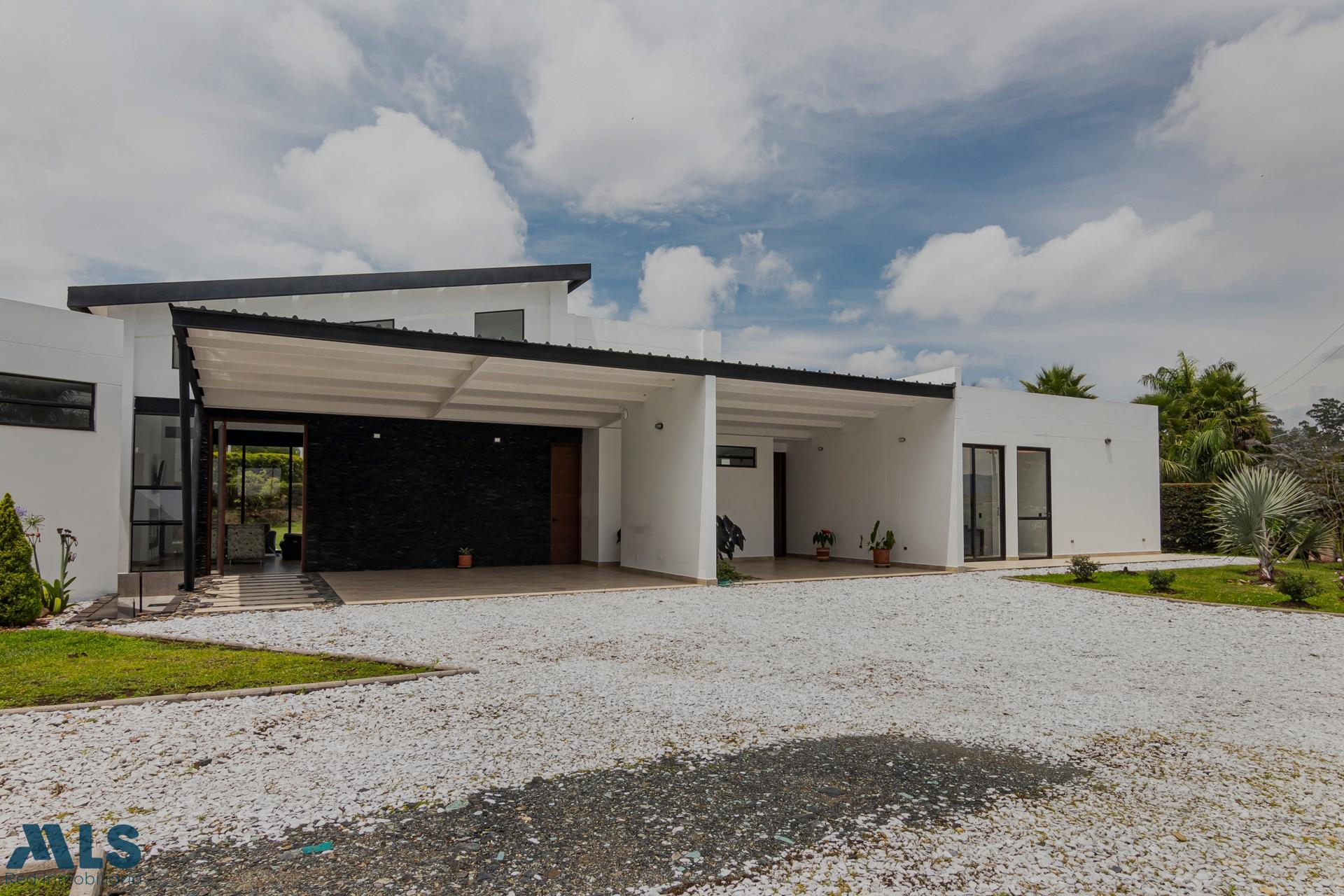 Hermosa casa de un solo nivel , en el sector de Llanogrande rionegro - llanogrande