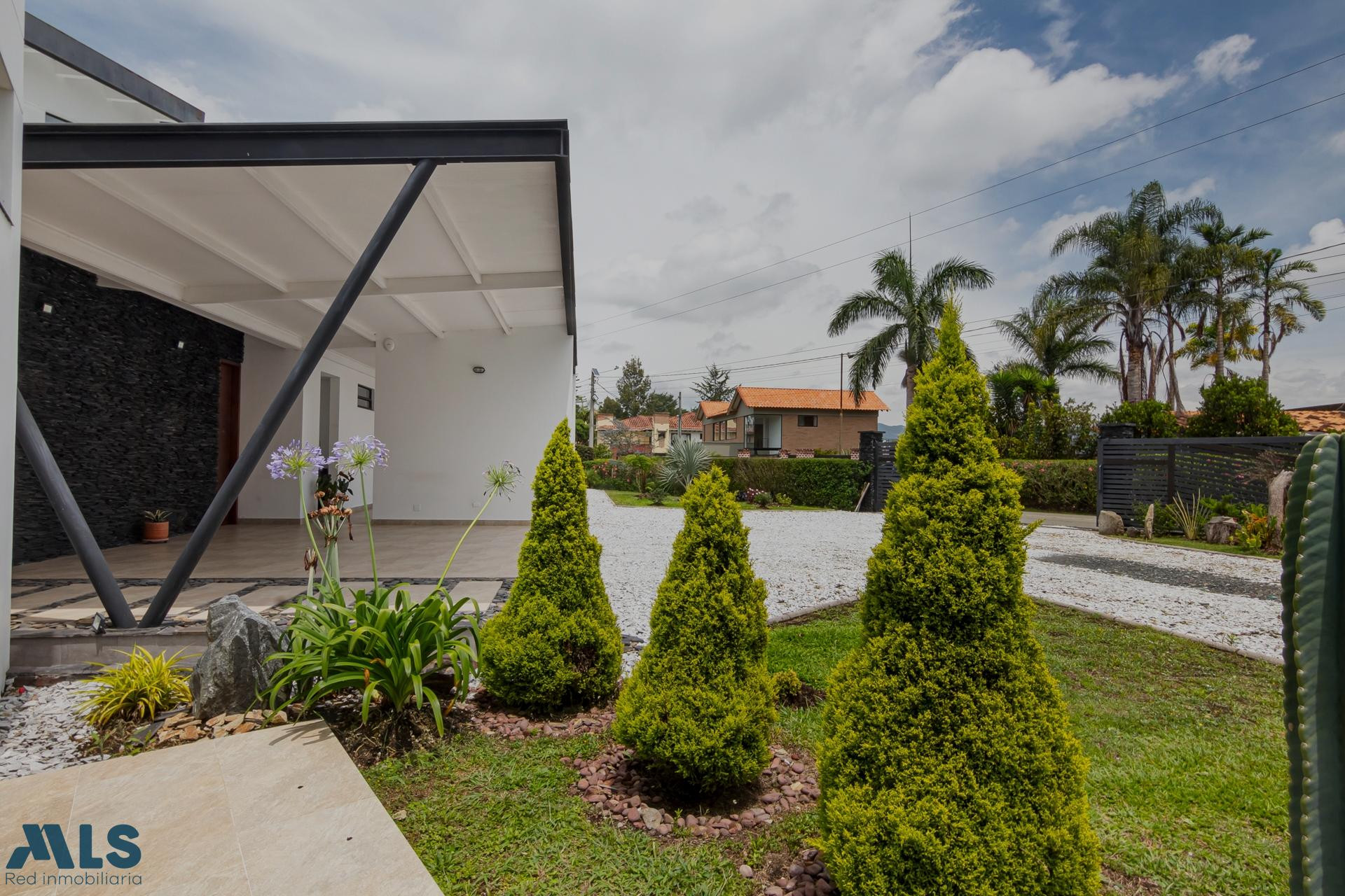 Hermosa casa de un solo nivel , en el sector de Llanogrande rionegro - llanogrande