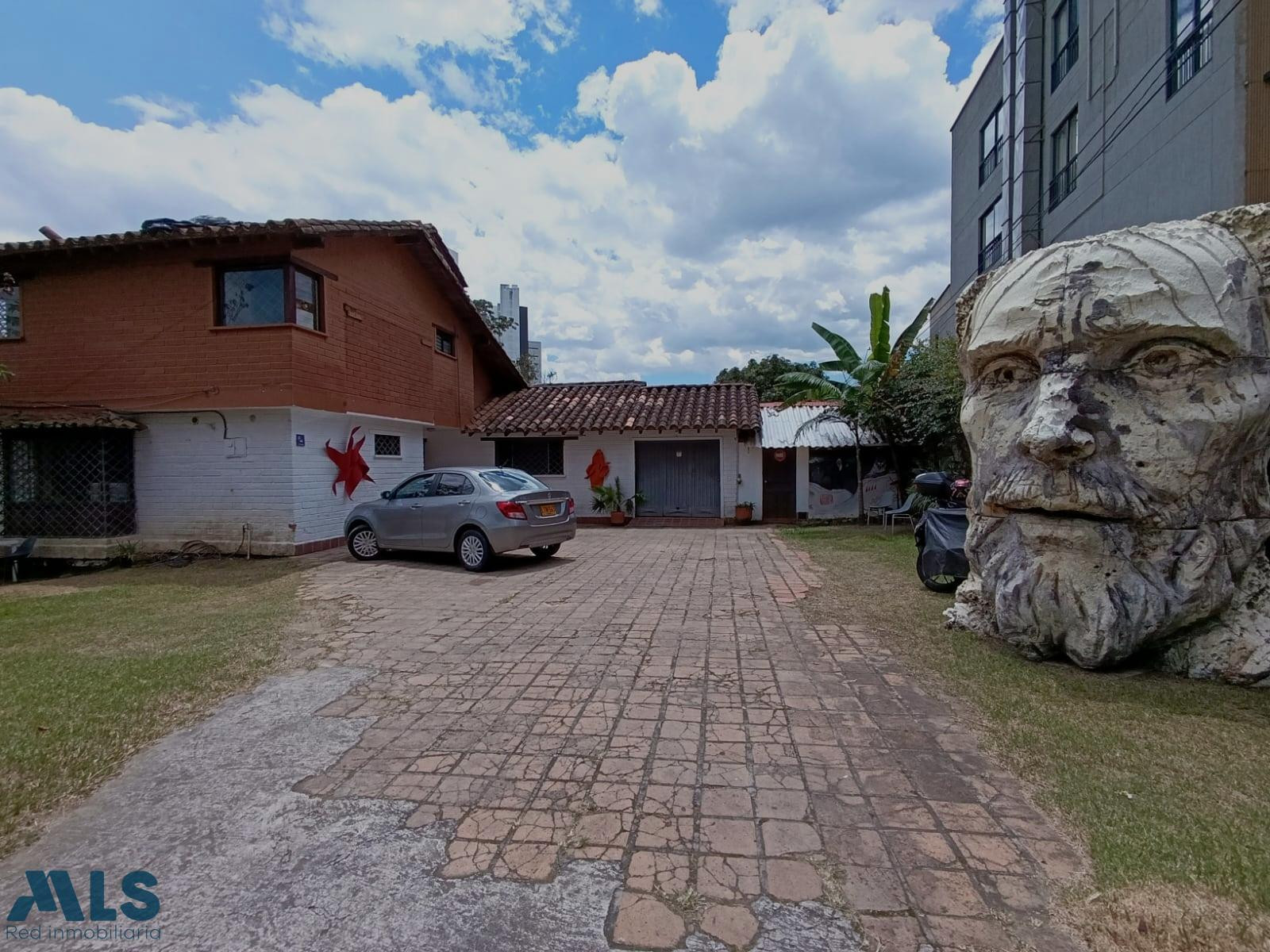 Casa lote con excelente metraje en San Lucas Medellín medellin - san lucas