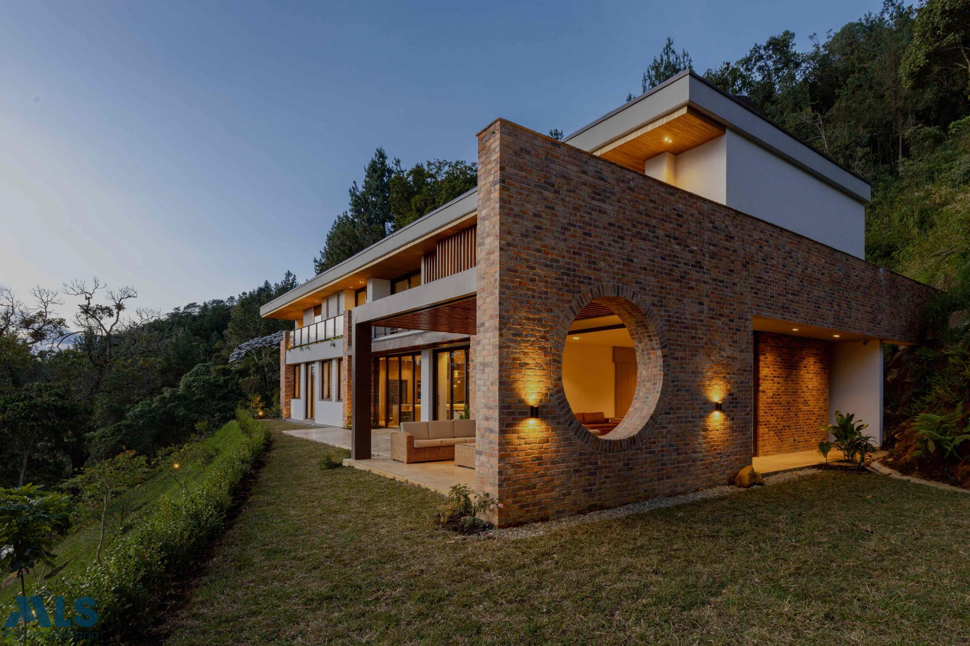 Espectacular casa en las palmas medellin - las palmas