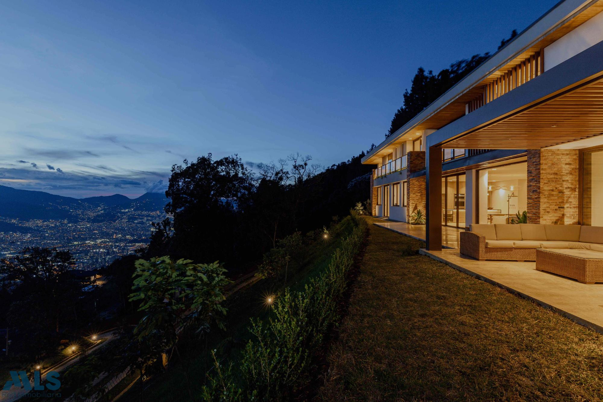 Espectacular casa en las palmas medellin - las palmas