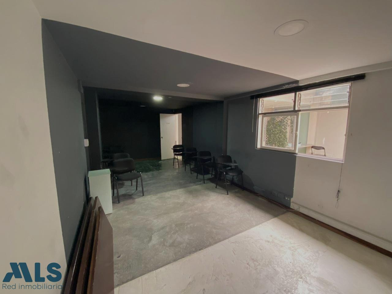 Casa Comercial en 1er piso medellin - la castellana