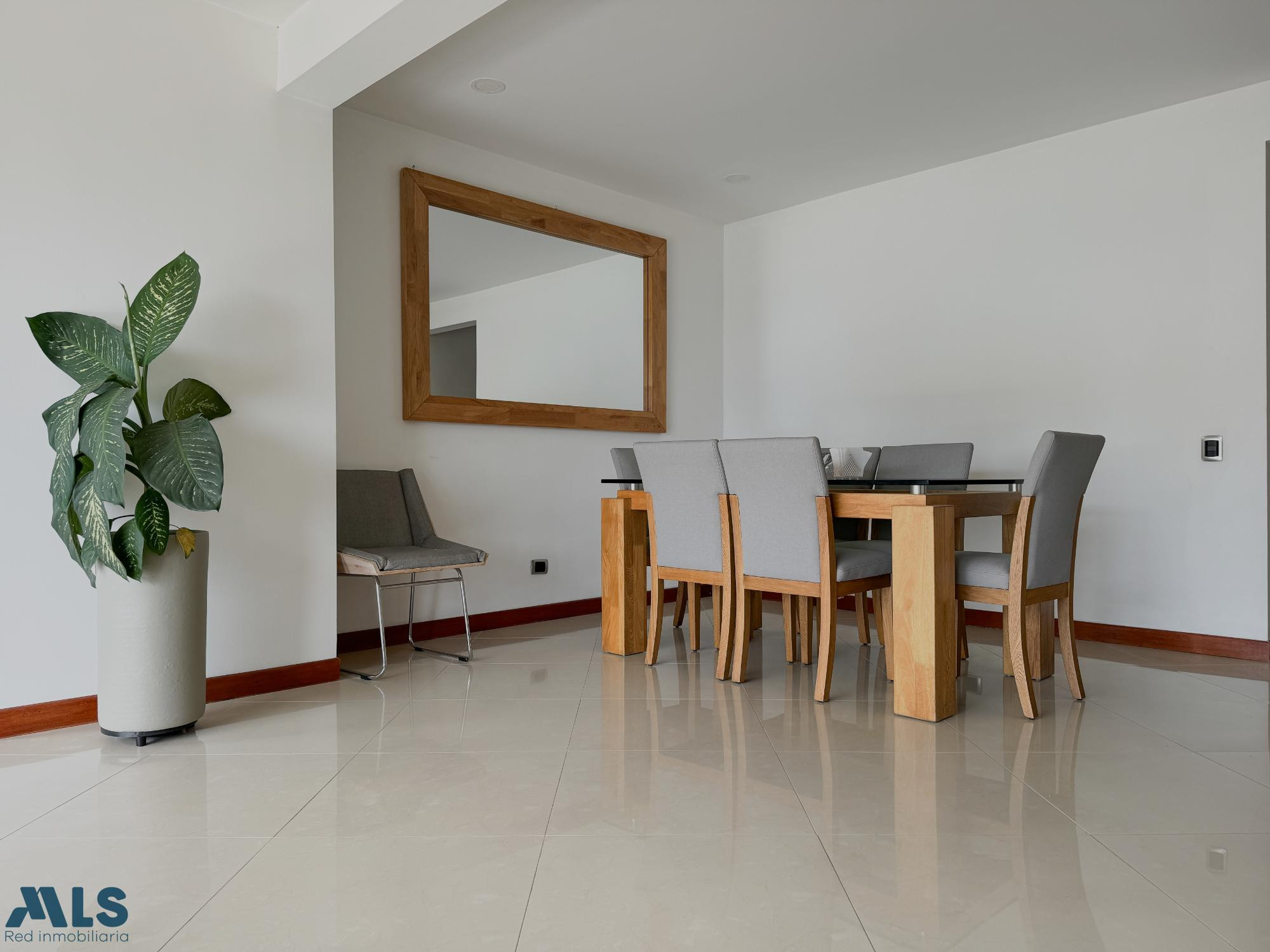 Espectacular apartamento con amplias zonas privadas y sociales medellin - el poblado