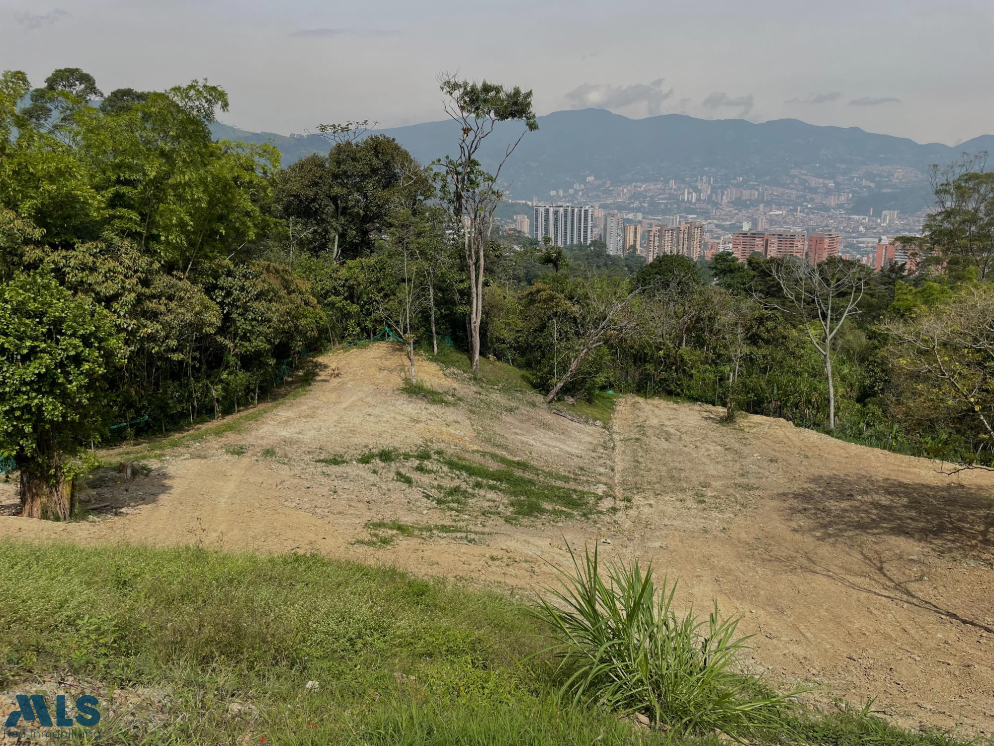 Un hermoso lugar campestre cerca de la ciudad. envigado - loma del escobero