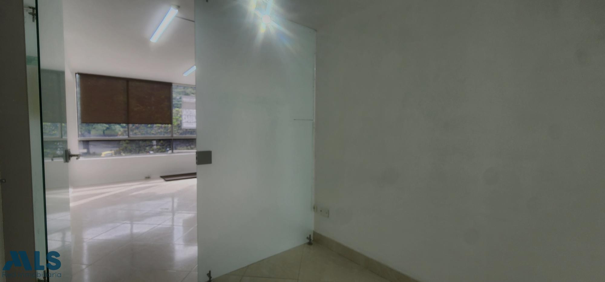 VENTA DE CONSULTORIO AVENIDA 80 EL RODEO, MEDELLIN. medellin - belen