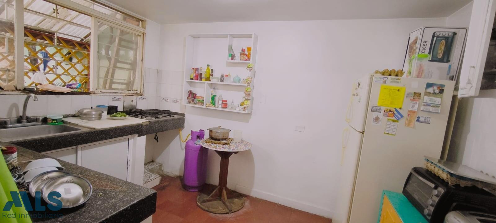 Casa Unifamiliar en venta Laureles cerca al Viva laureles medellin - las acacias