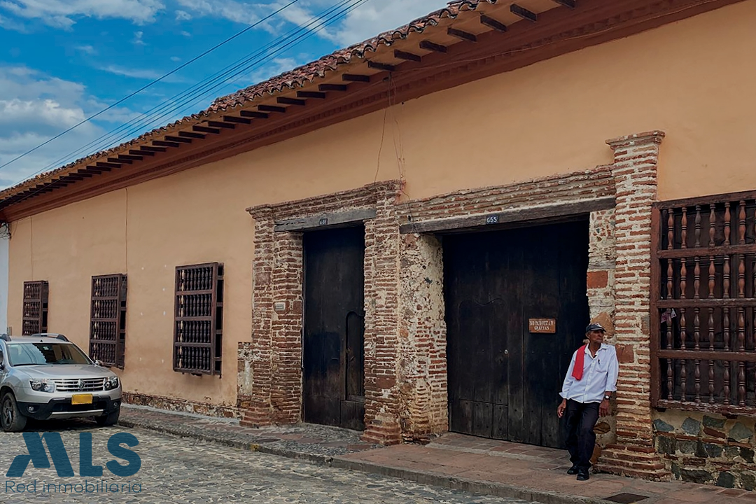 Casa antigua con piscina ideal para Hotel o Restaurante santa-fe-de-antioquia - urbano