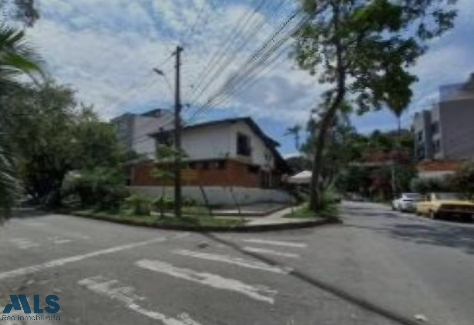 Casa esquinera en estratégica ubicación en el sector de Patio Bonito. medellin - patio bonito