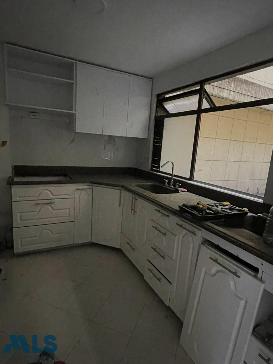 Apartamento muy bien ubicado en Laureles medellin - laureles