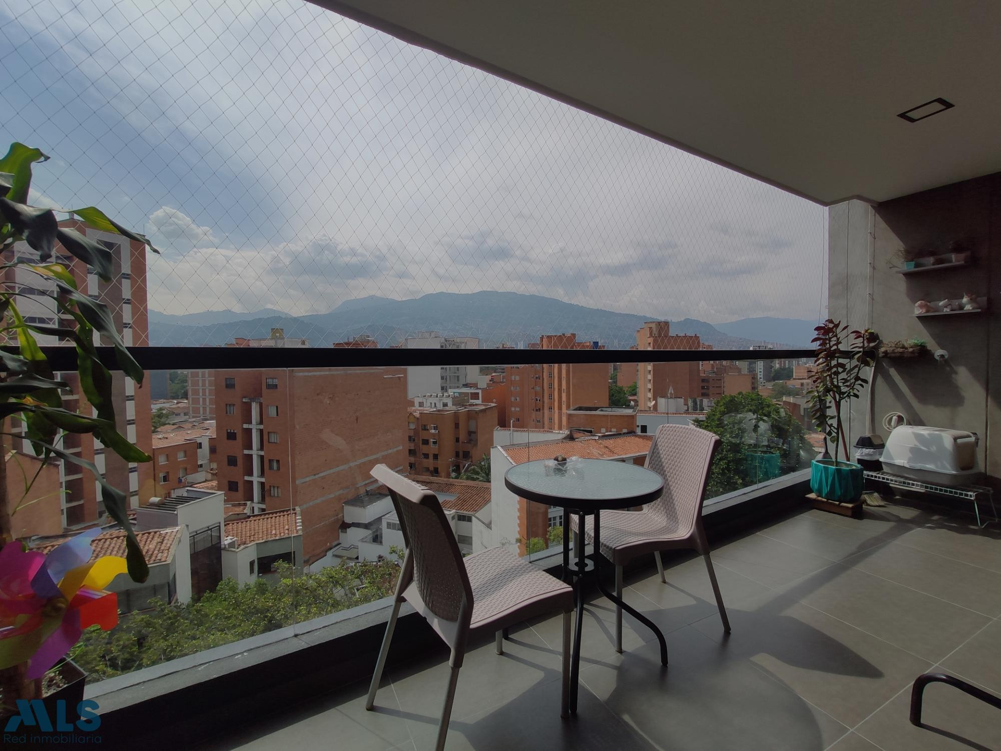 Apartamento en venta en laureles , edificio torre laurel medellin - laureles