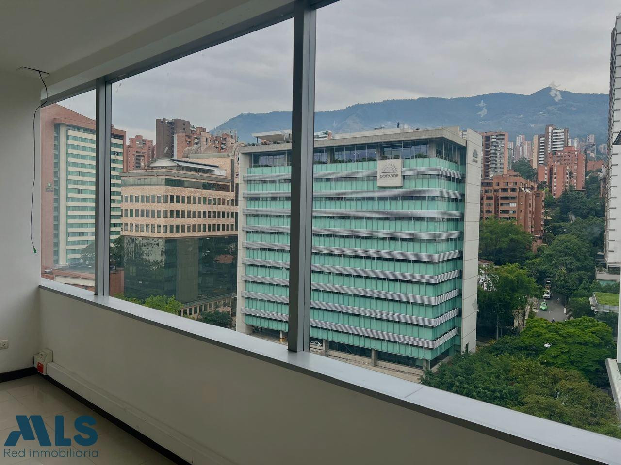 Oficina en excelente ubicación, sector de Milla de Oro medellin - milla de oro