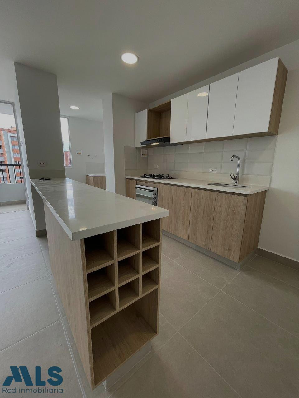 Apartamento en venta a precio de oportunidad en el sector del estadio medellin - los colores