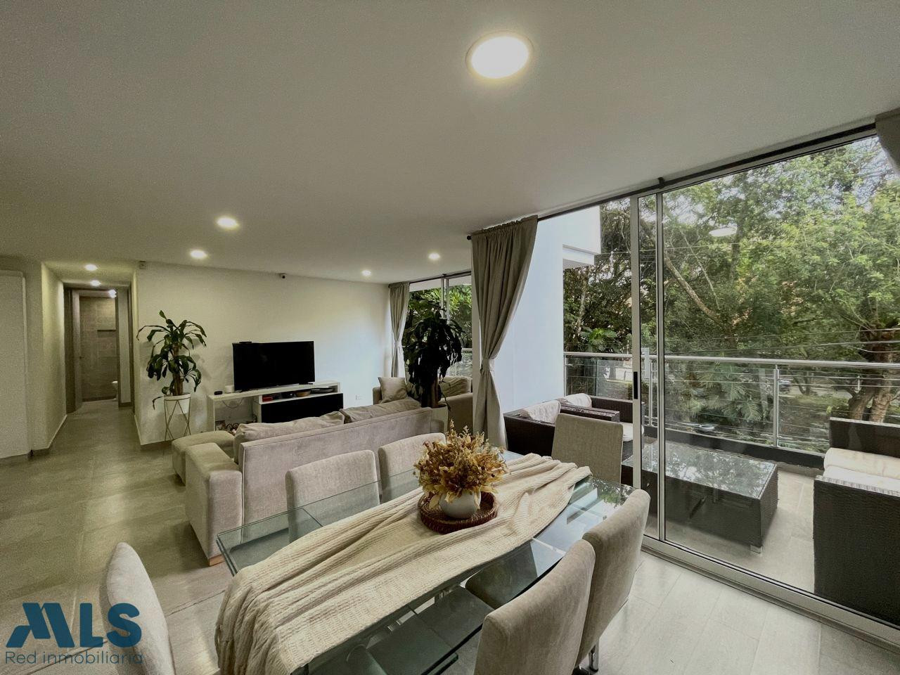 Terraza, 2 balcones, zona plana medellin - conquistadores