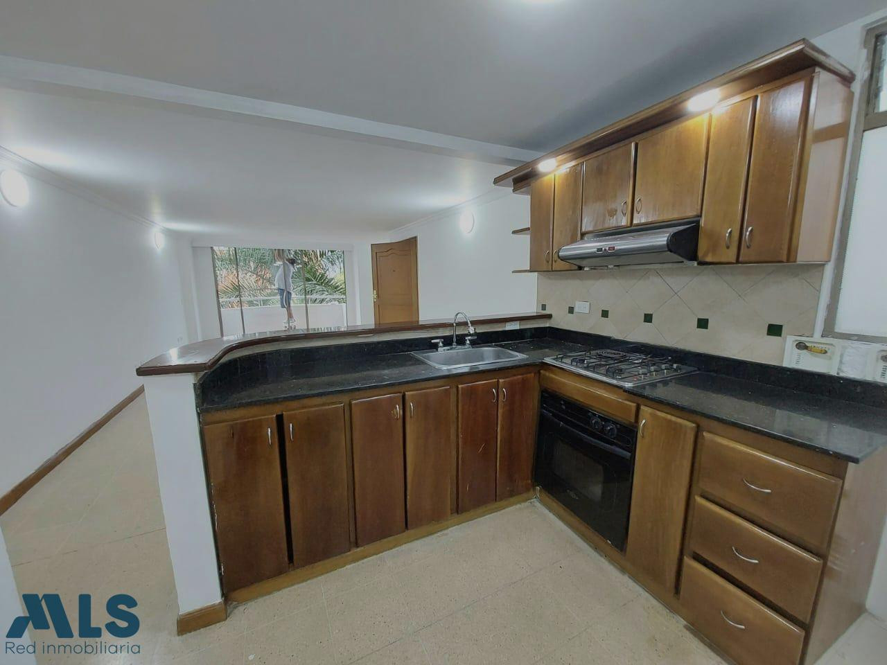 Apartamento con excelente ubicación. medellin - la castellana