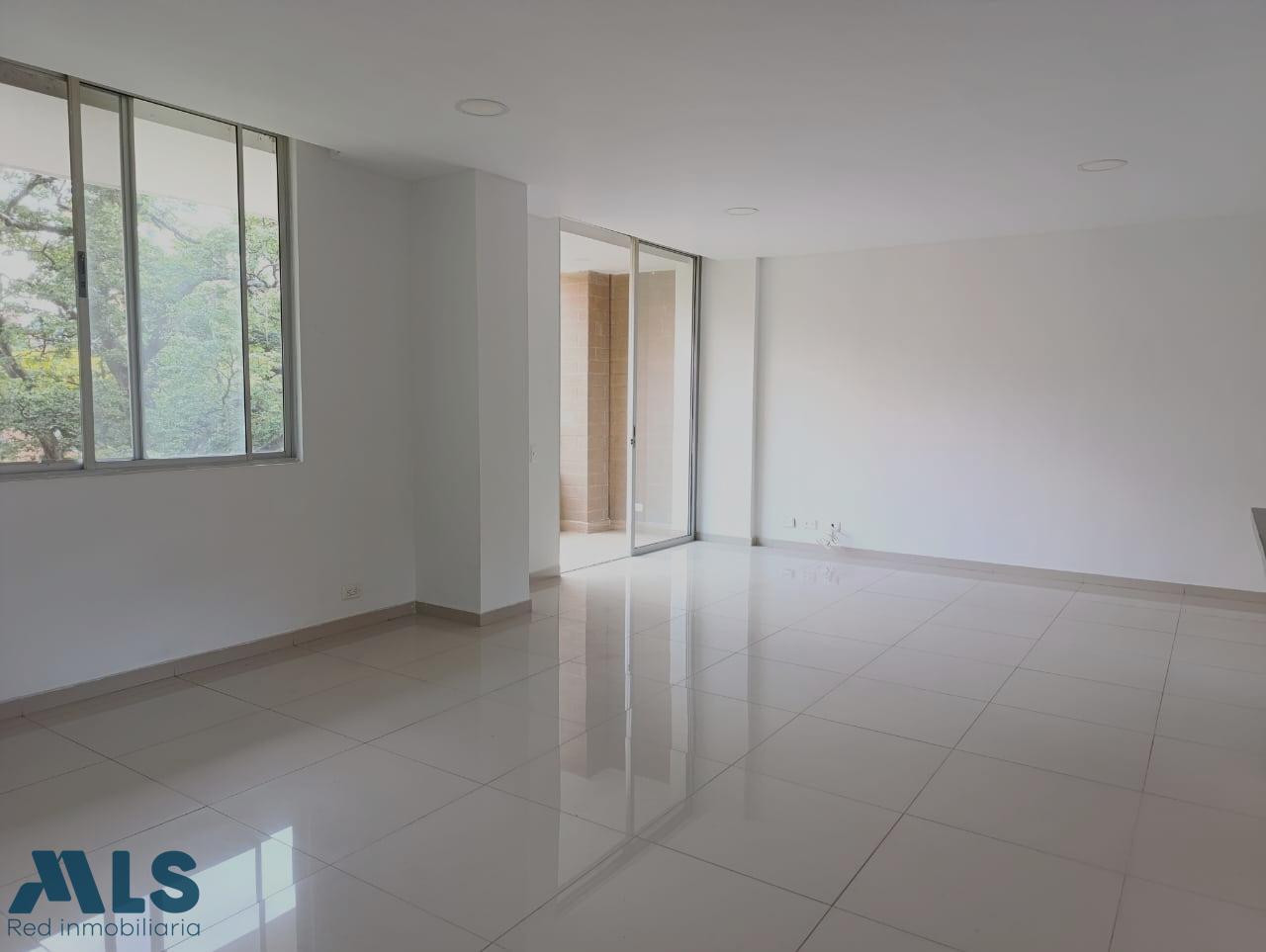 VENTA DE AMPLIO E ILUMINADO APARTAMENTO CON EXCELENTE UICACIÓN, 100% TRANQUILIDAD  medellin - loma televida