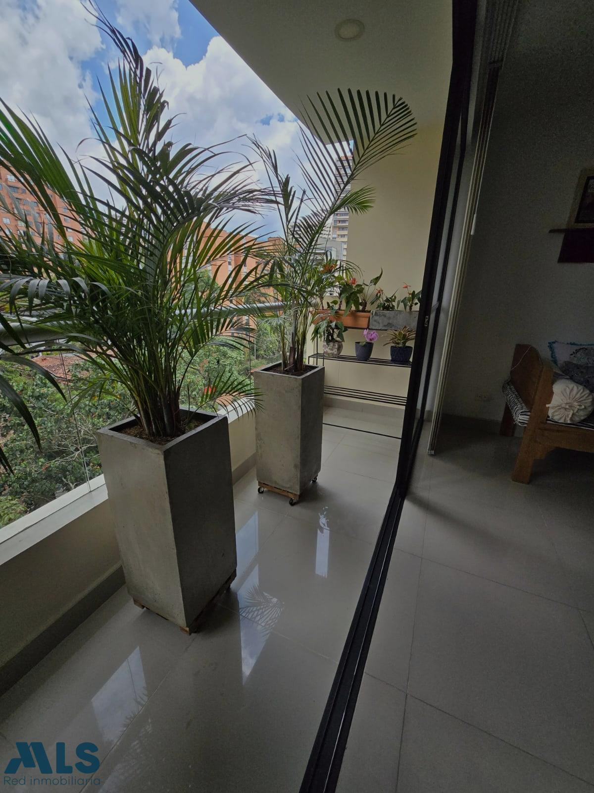 Hermoso apartamento listo para disfrutar en calle ciega sin ruido. medellin - alejandria