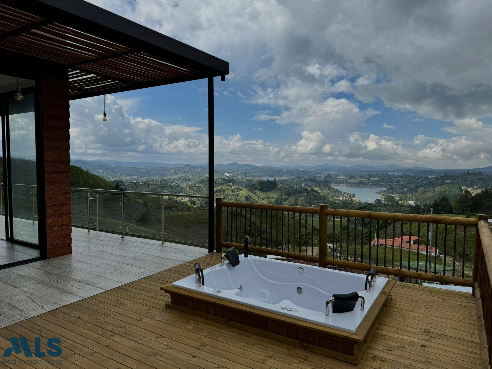 Lodge para estrenar guatape - la sonadora