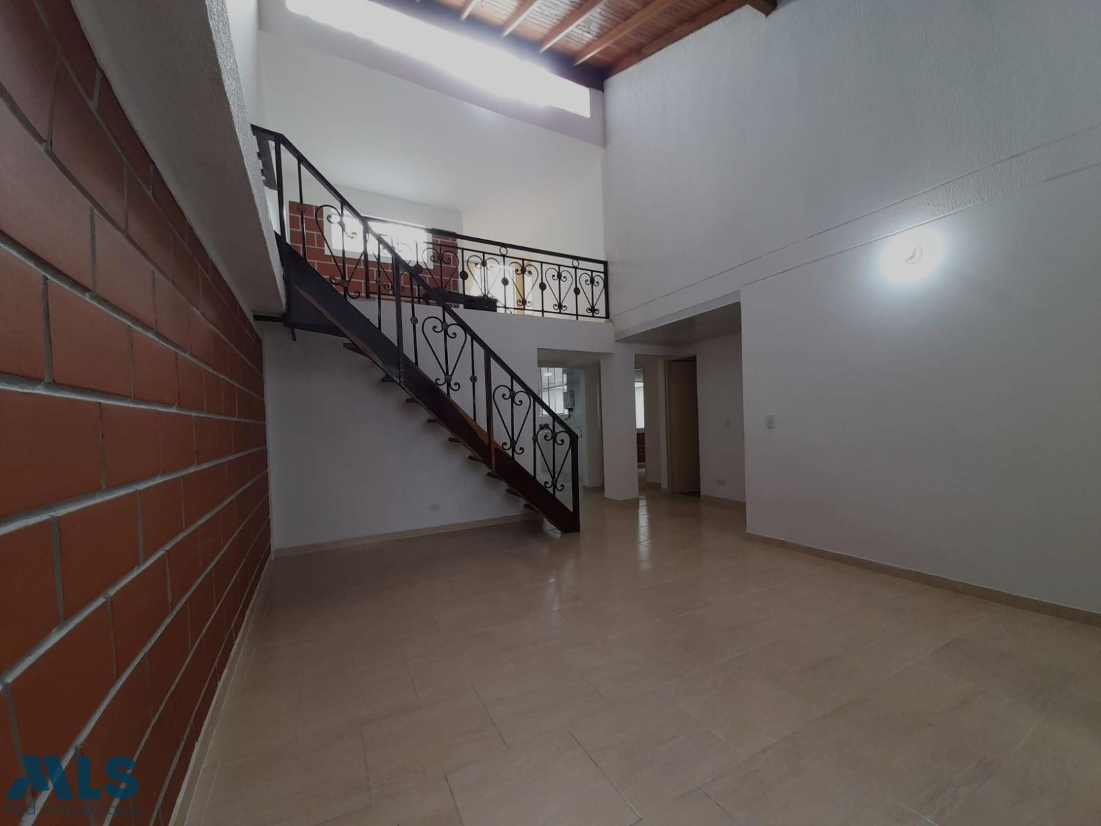 Venta de Apartamento Duplex sabaneta - aves marias