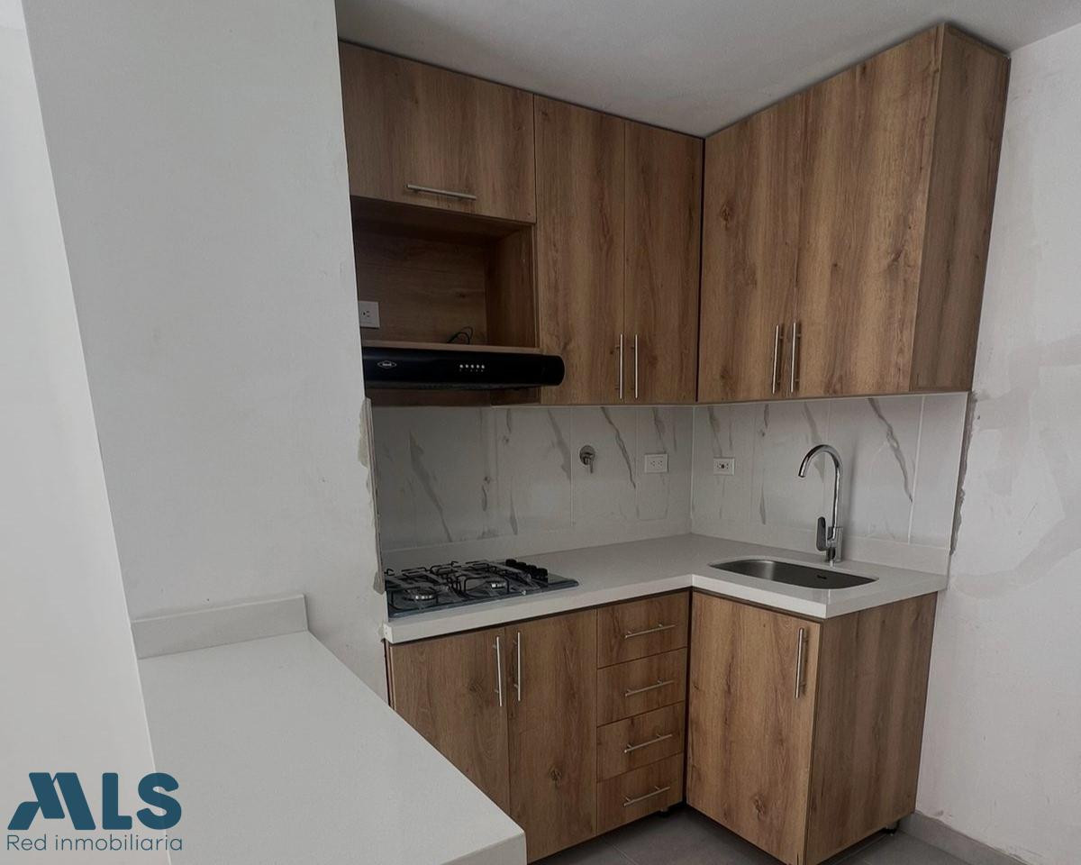 Apartamento con excelente ubicación. sabaneta - calle del banco