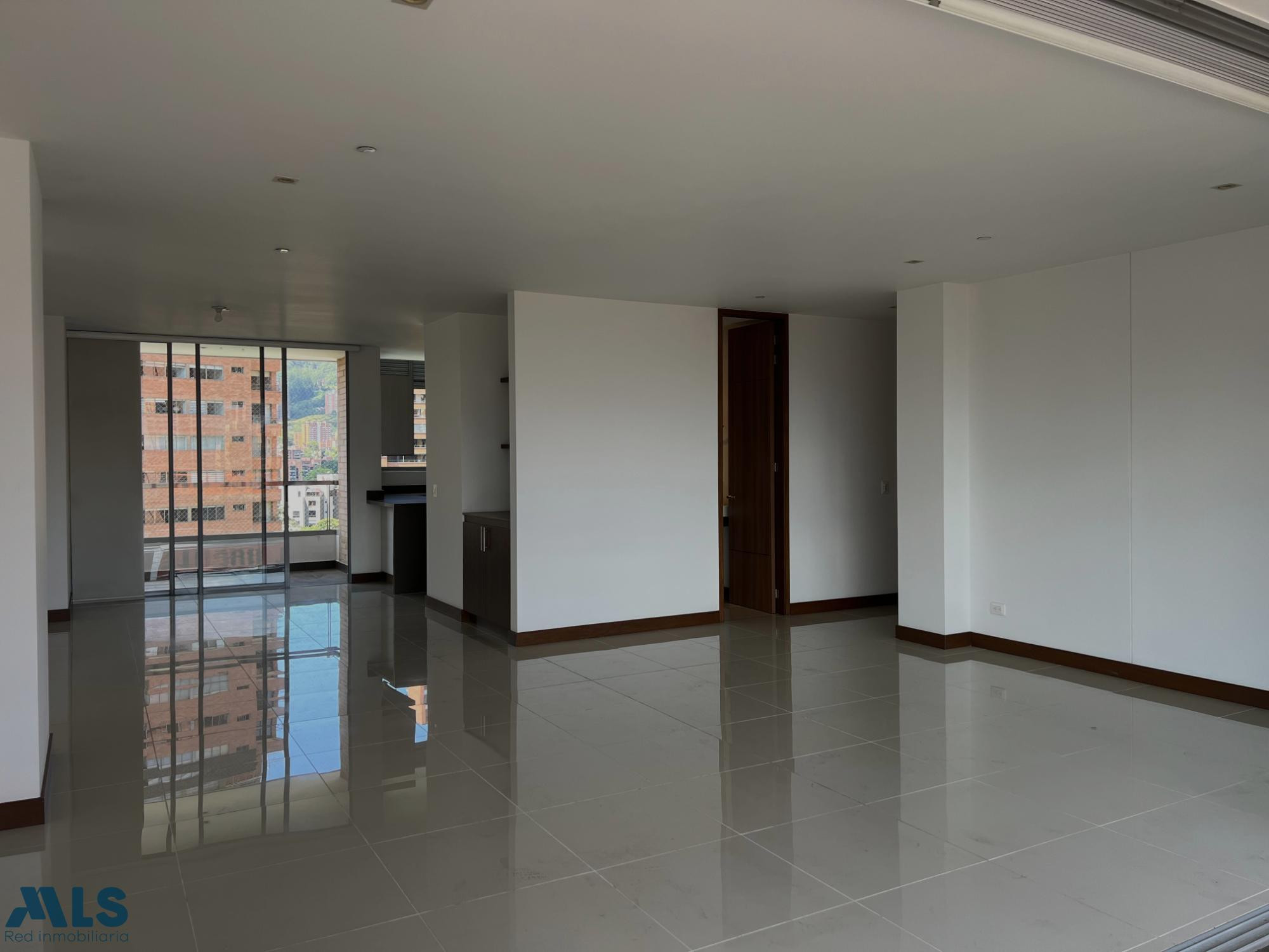 AMPLIO Y MODERNO APARTAMENTO CERCA A LA MILLA DE ORO Y PROVENZA medellin - loma de los parra