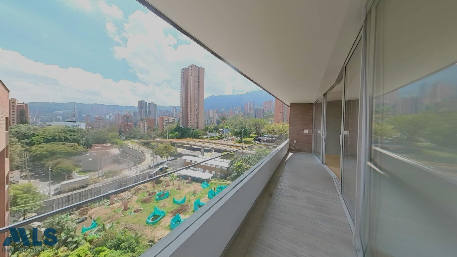 super apartamento con muy buenos acabados medellin - loma de los parra