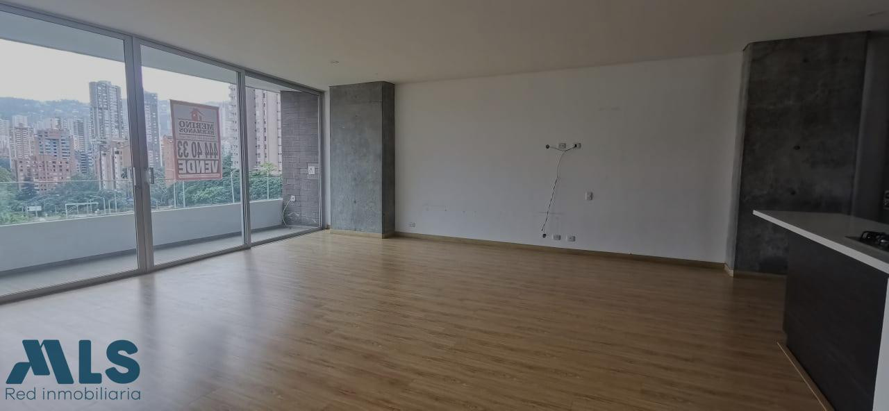 super apartamento con muy buenos acabados medellin - loma de los parra