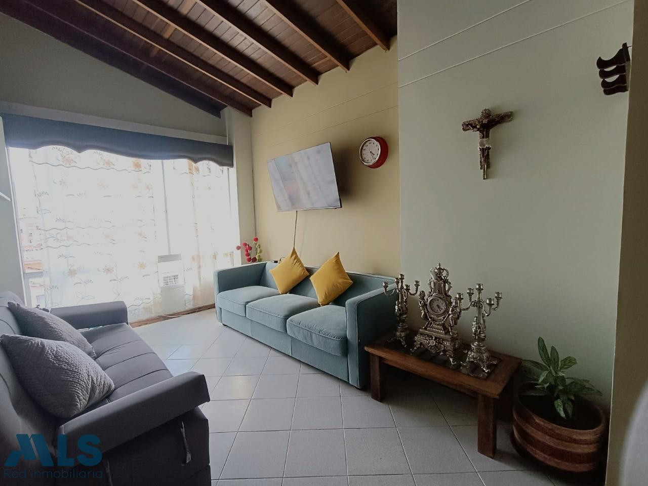 amplio y agradable apartamento medellin - laureles