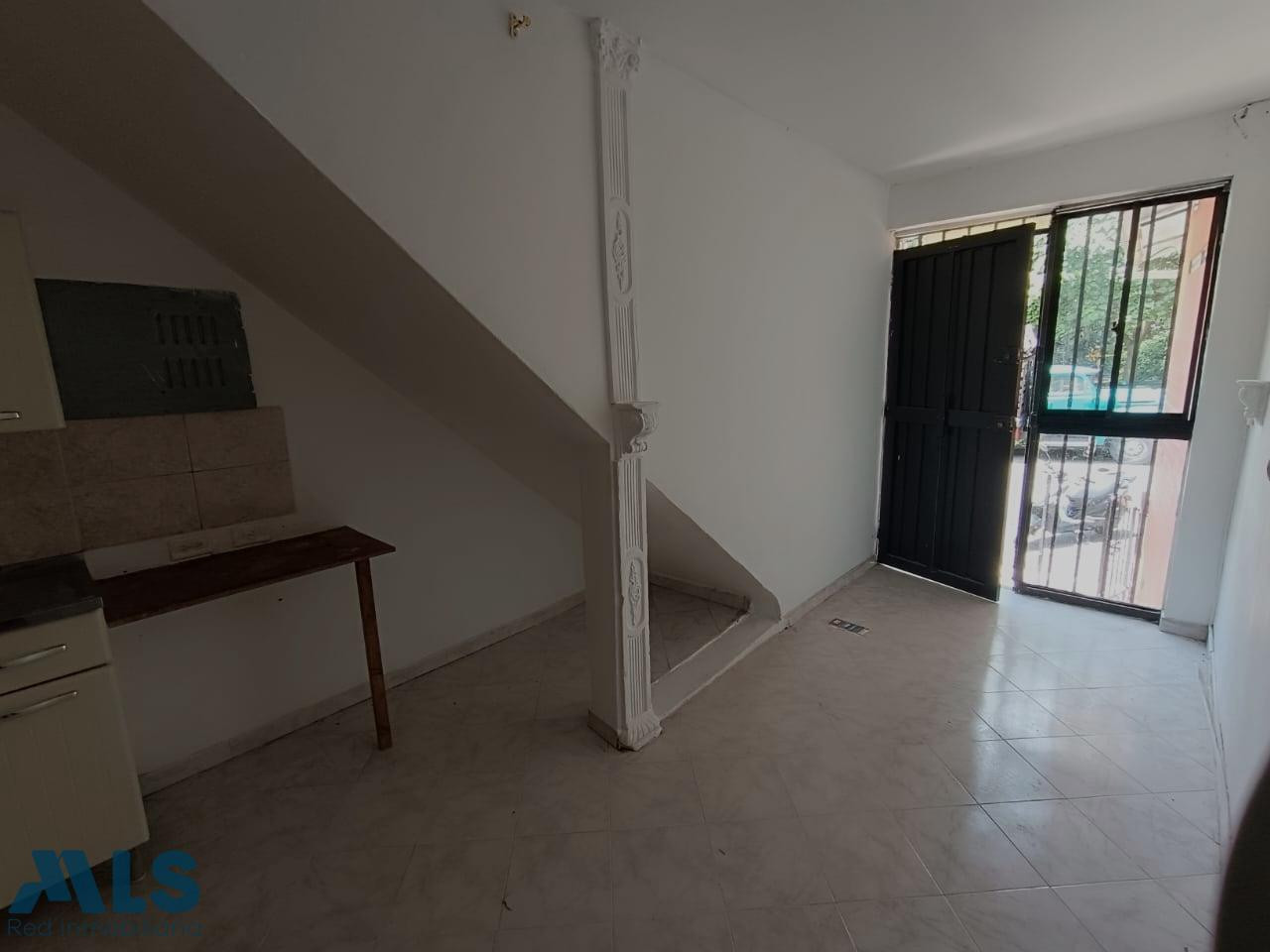 agradable apartamento primer piso medellin - santa monica