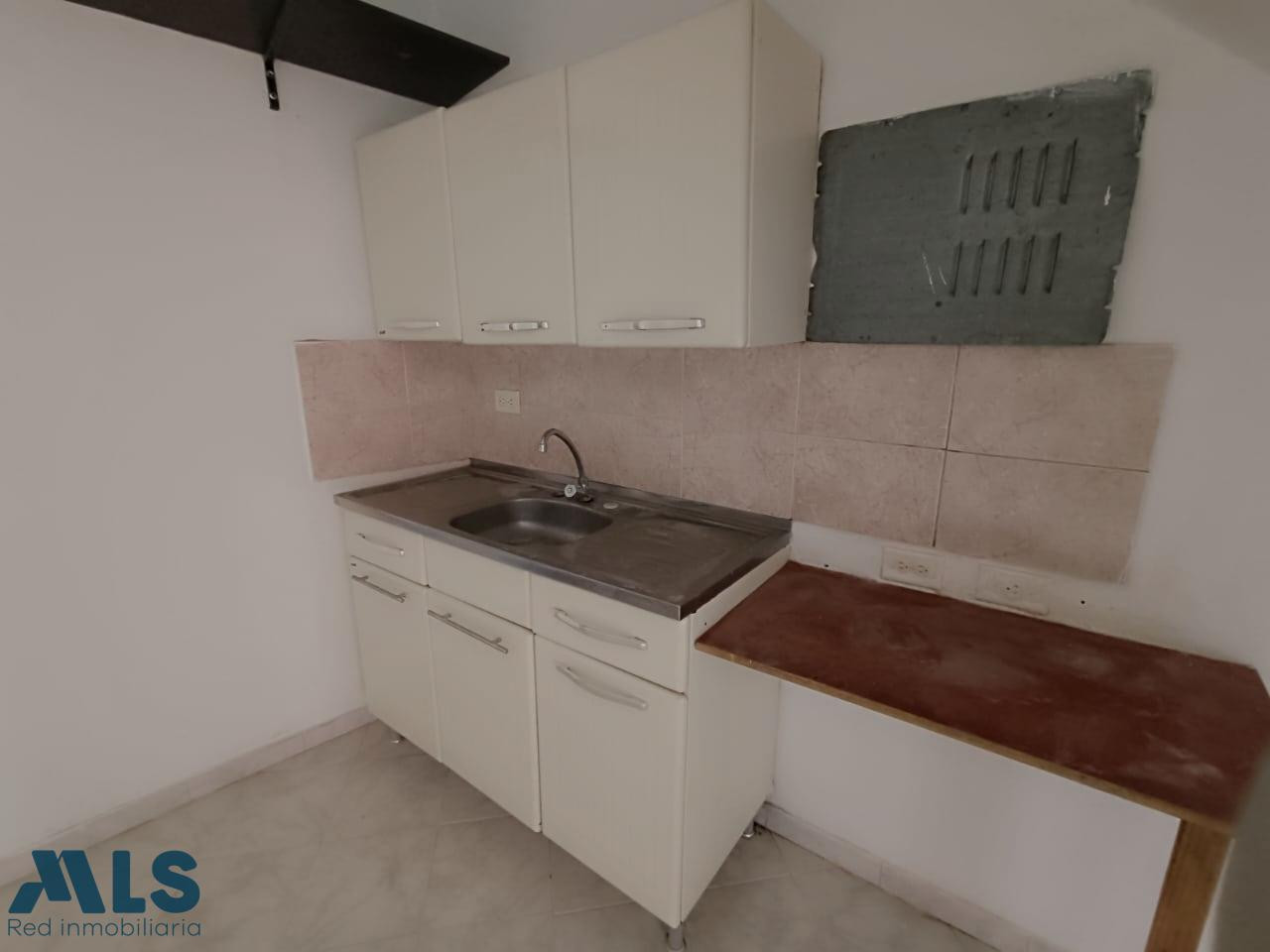 agradable apartamento primer piso medellin - santa monica