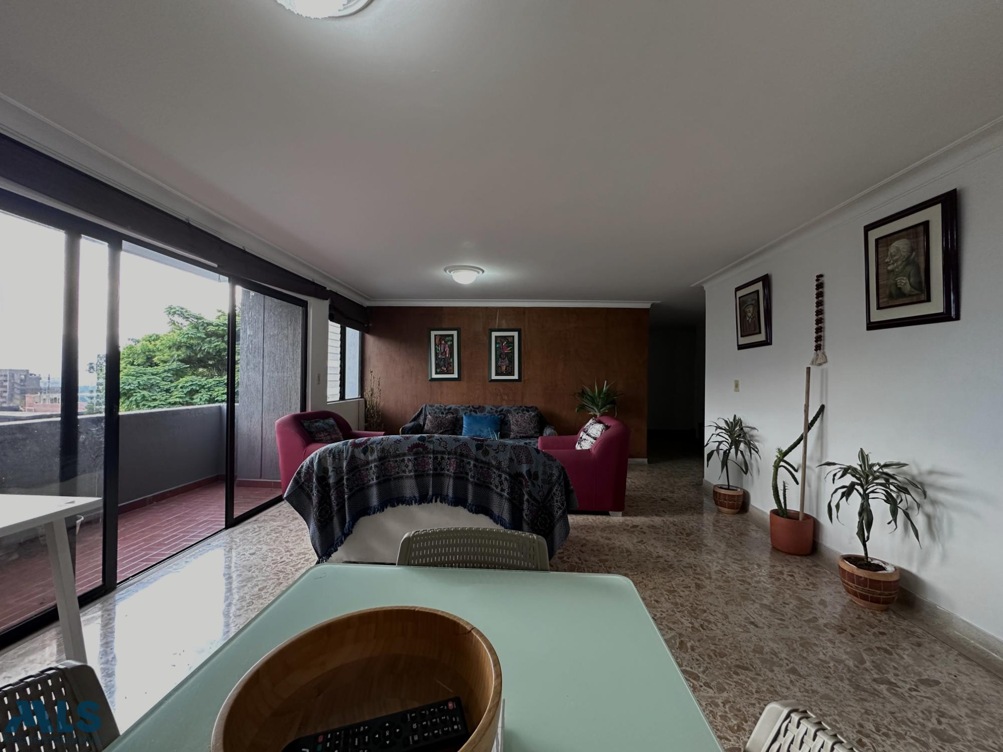 Apartamento con ubicación ideal en El Poblado medellin - lalinde