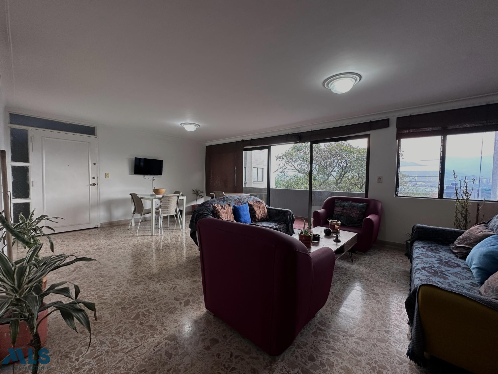 Apartamento con ubicación ideal en El Poblado medellin - lalinde