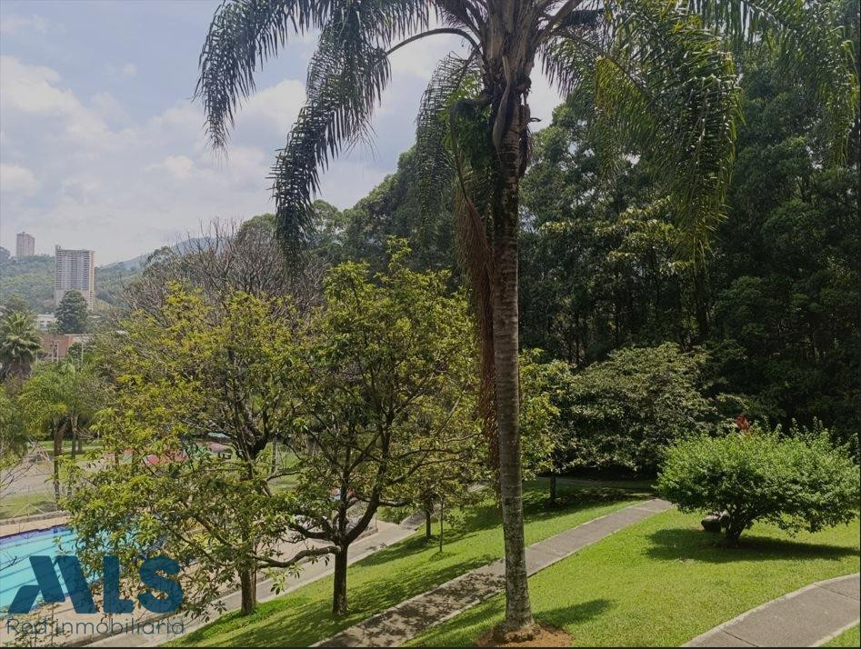 la tranquilidad en un apartamento rodeado de naturaleza. itagui - suramerica