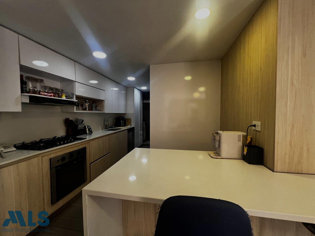 VENTA APARTAMENTO TRANVERSAL INFERIOR CERCA PROVENZA medellin - el tesoro