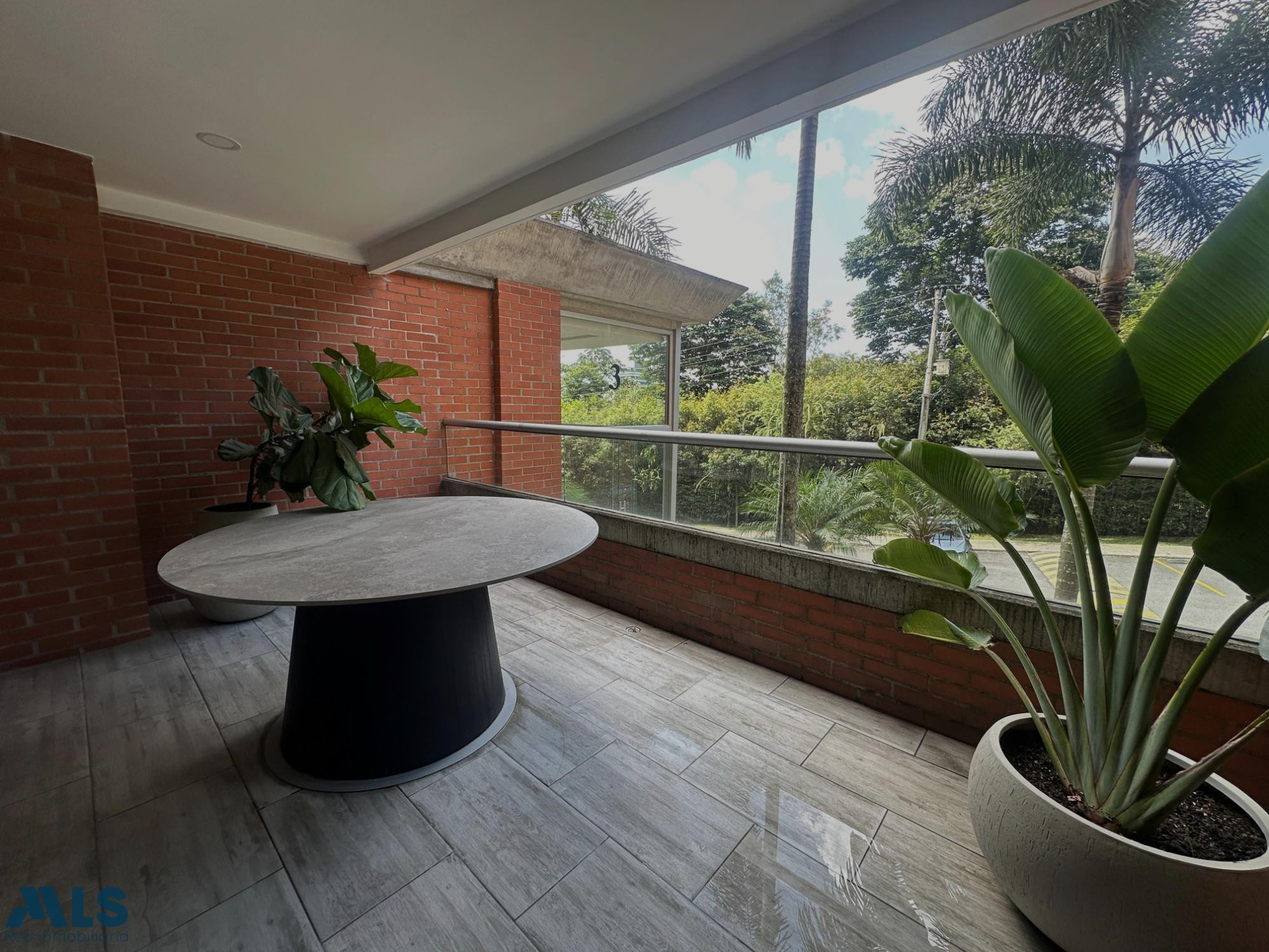 APARTAMENTO CON TERRAZA envigado - loma de benedictinos