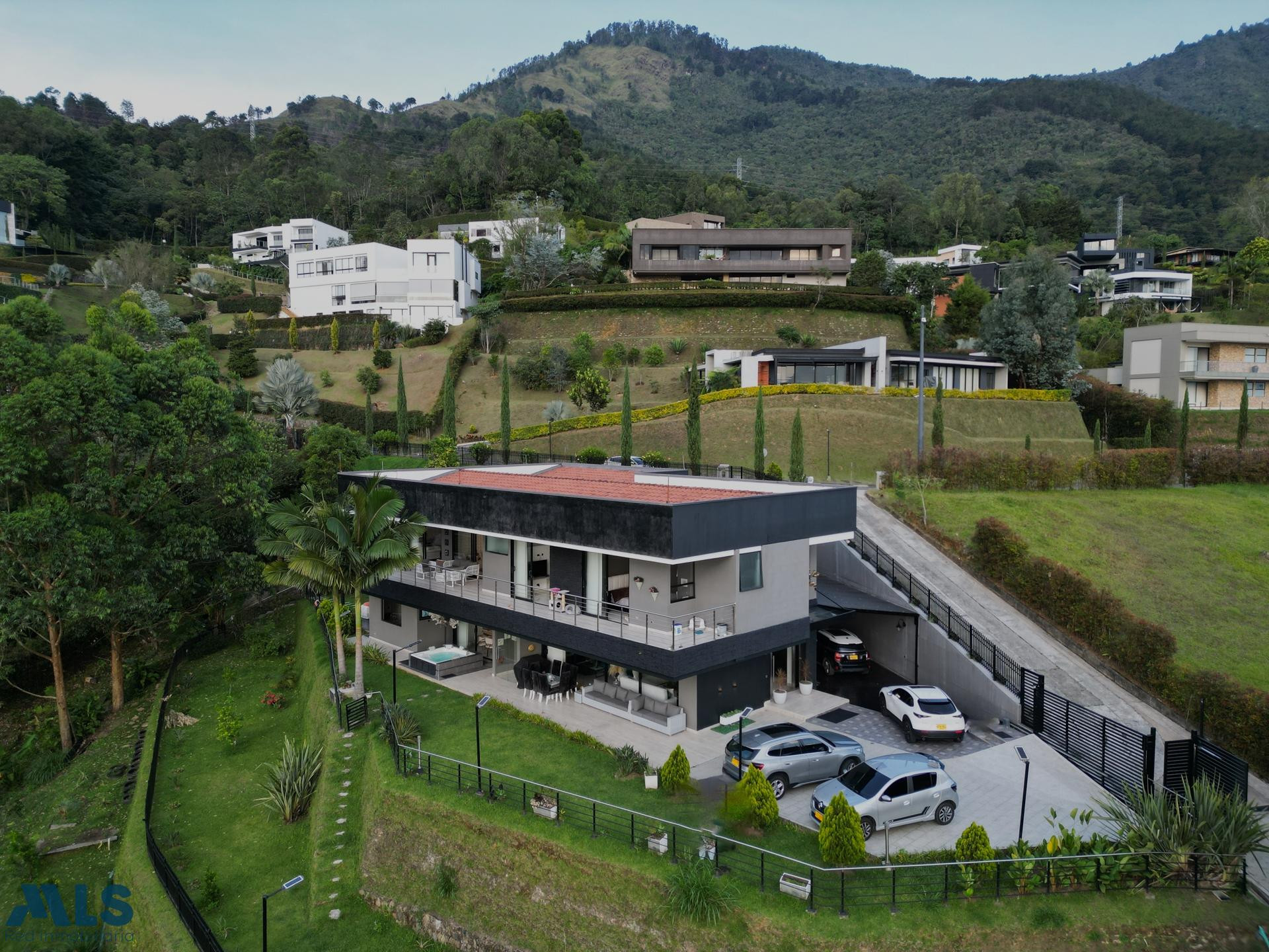 Hermosa Casa en Exclusiva Parcelación medellin - las palmas