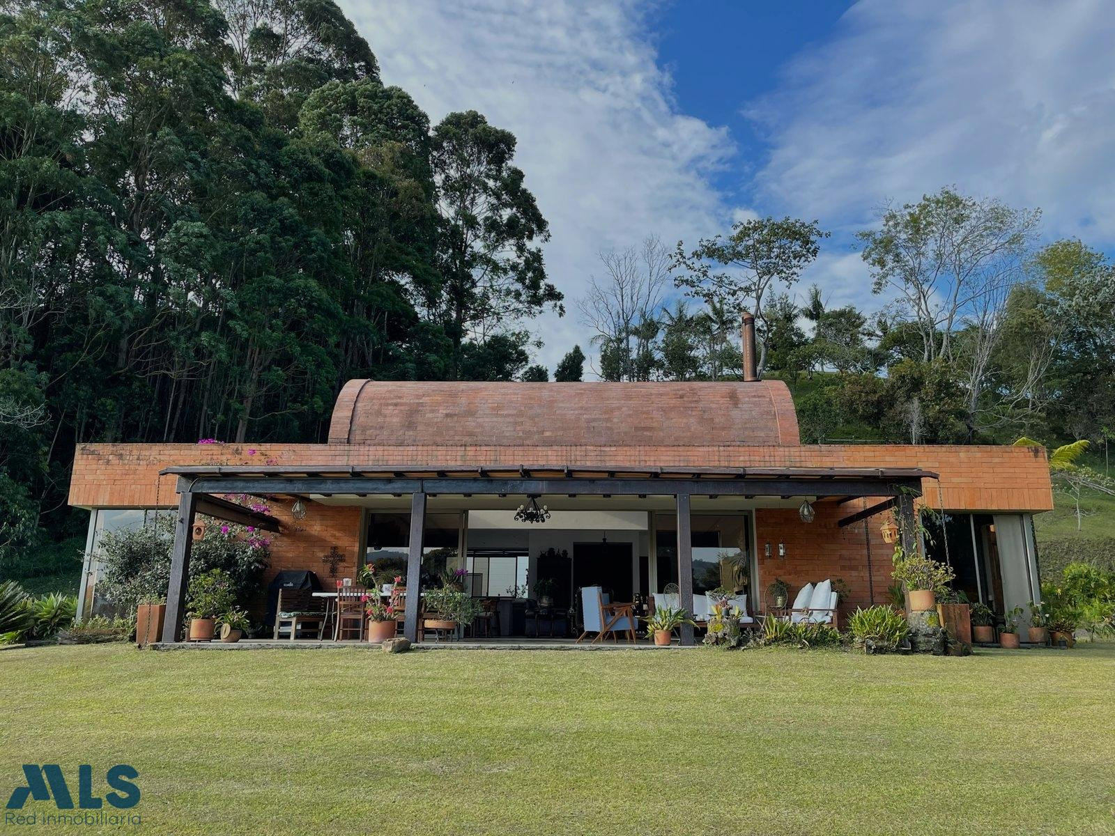 Casa campestre en parcelación la-ceja - v el yarumo