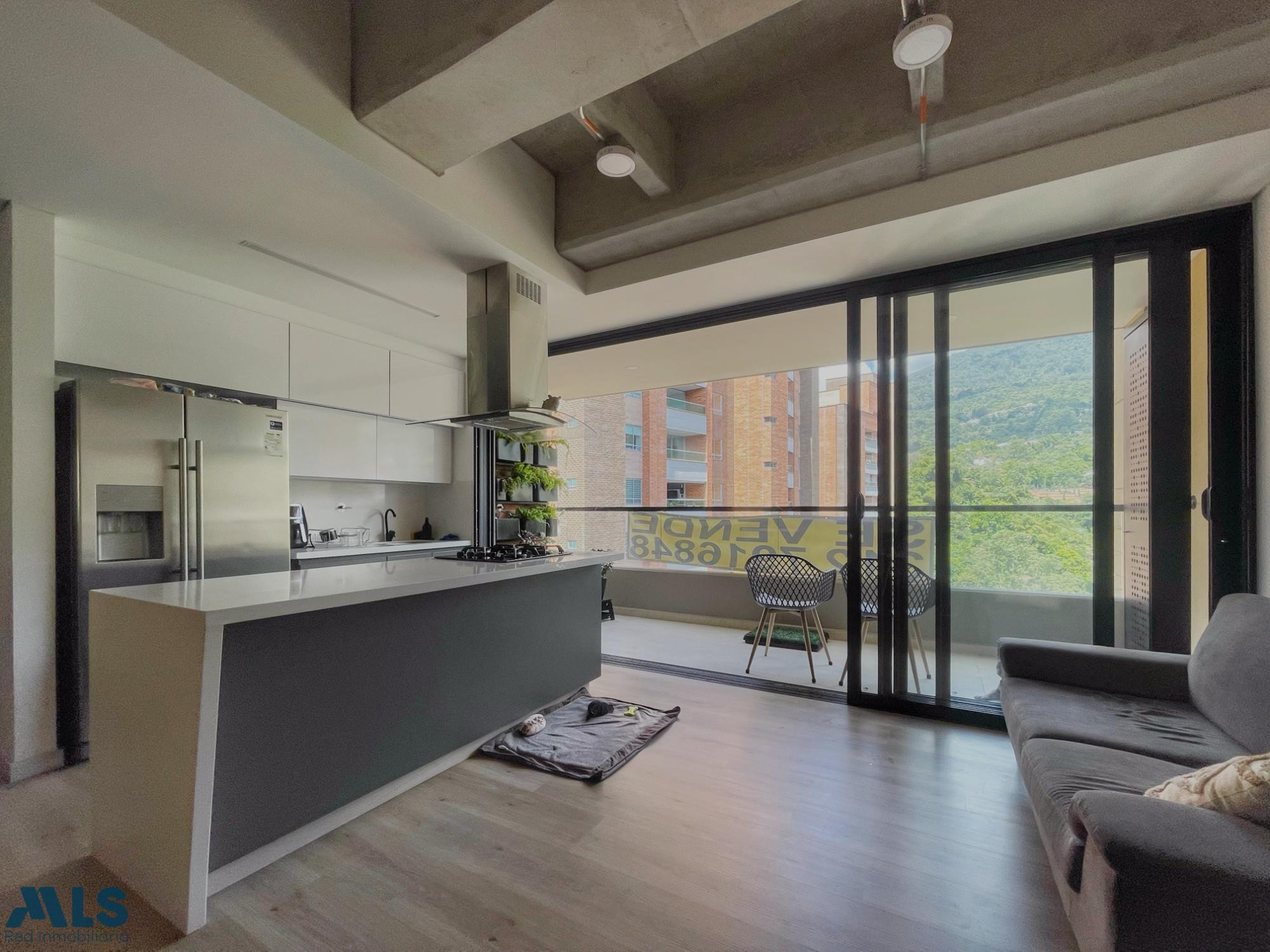 Espectacular apartamento con vista a la montaña en Medellín envigado - loma de los mesa