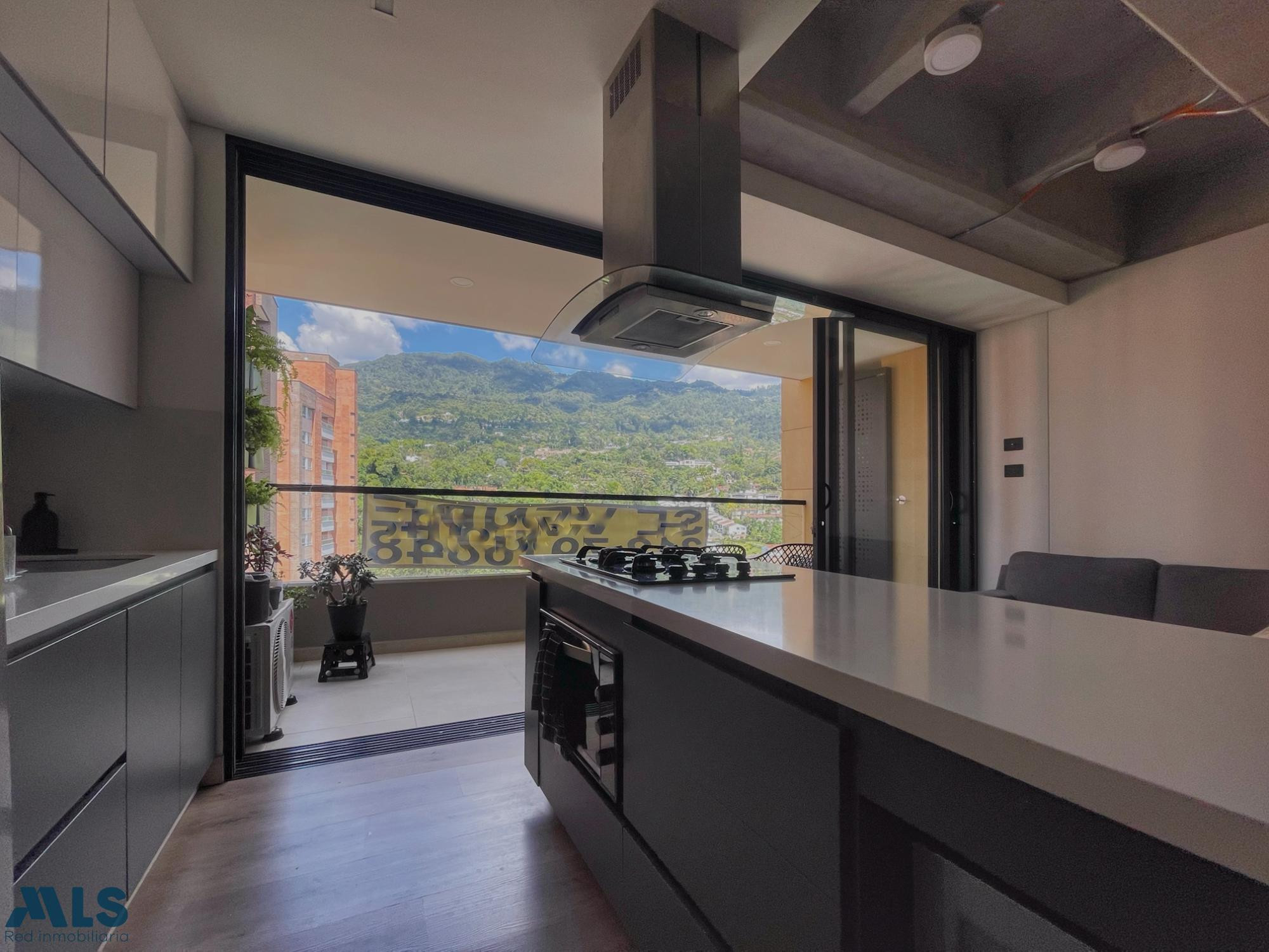 Espectacular apartamento con vista a la montaña en Medellín envigado - loma de los mesa