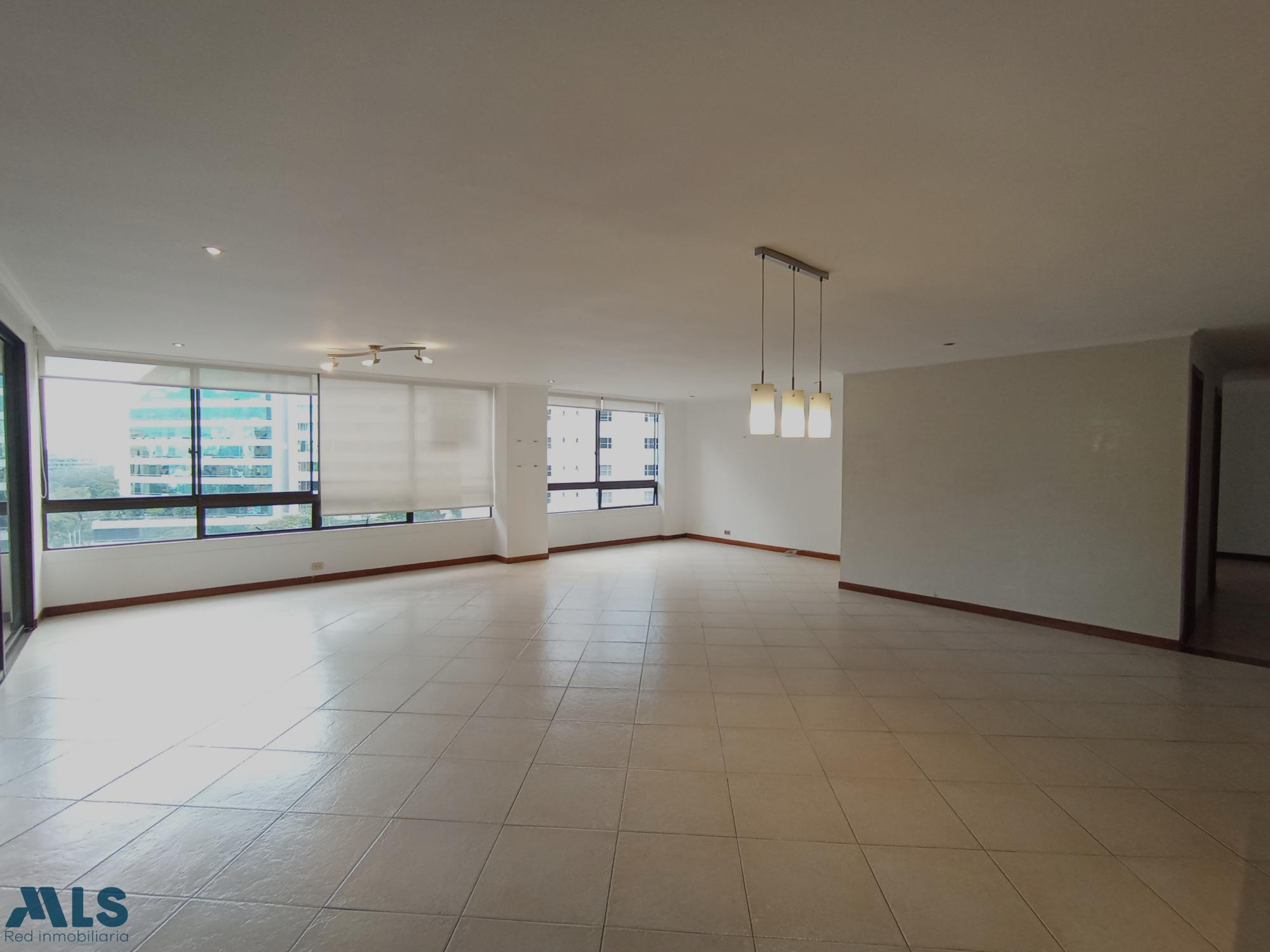 Apartamento con excelente ubicación medellin - loma de los parra