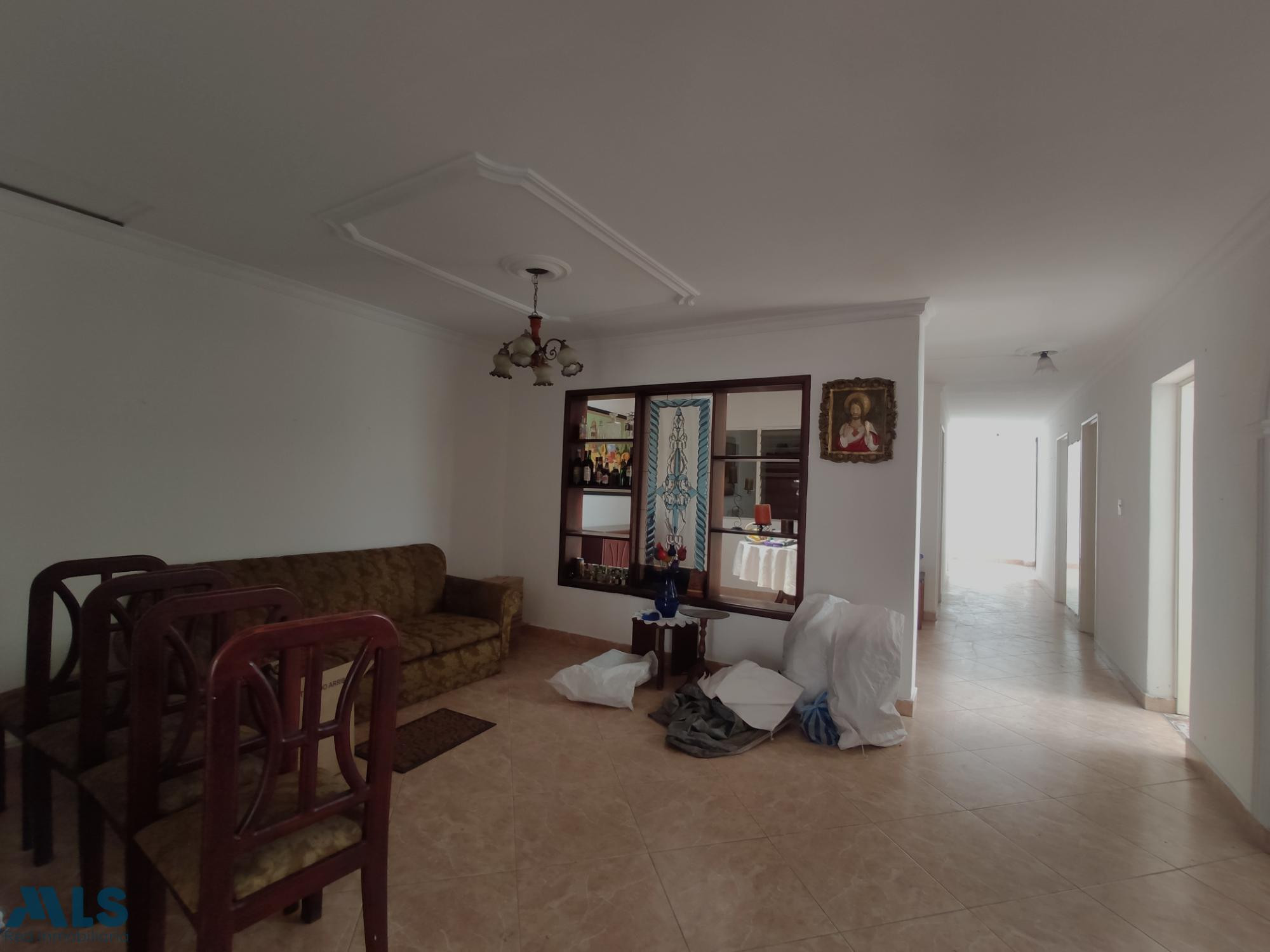 Casa en venta primer piso en belen miravalle medellin - miravalle