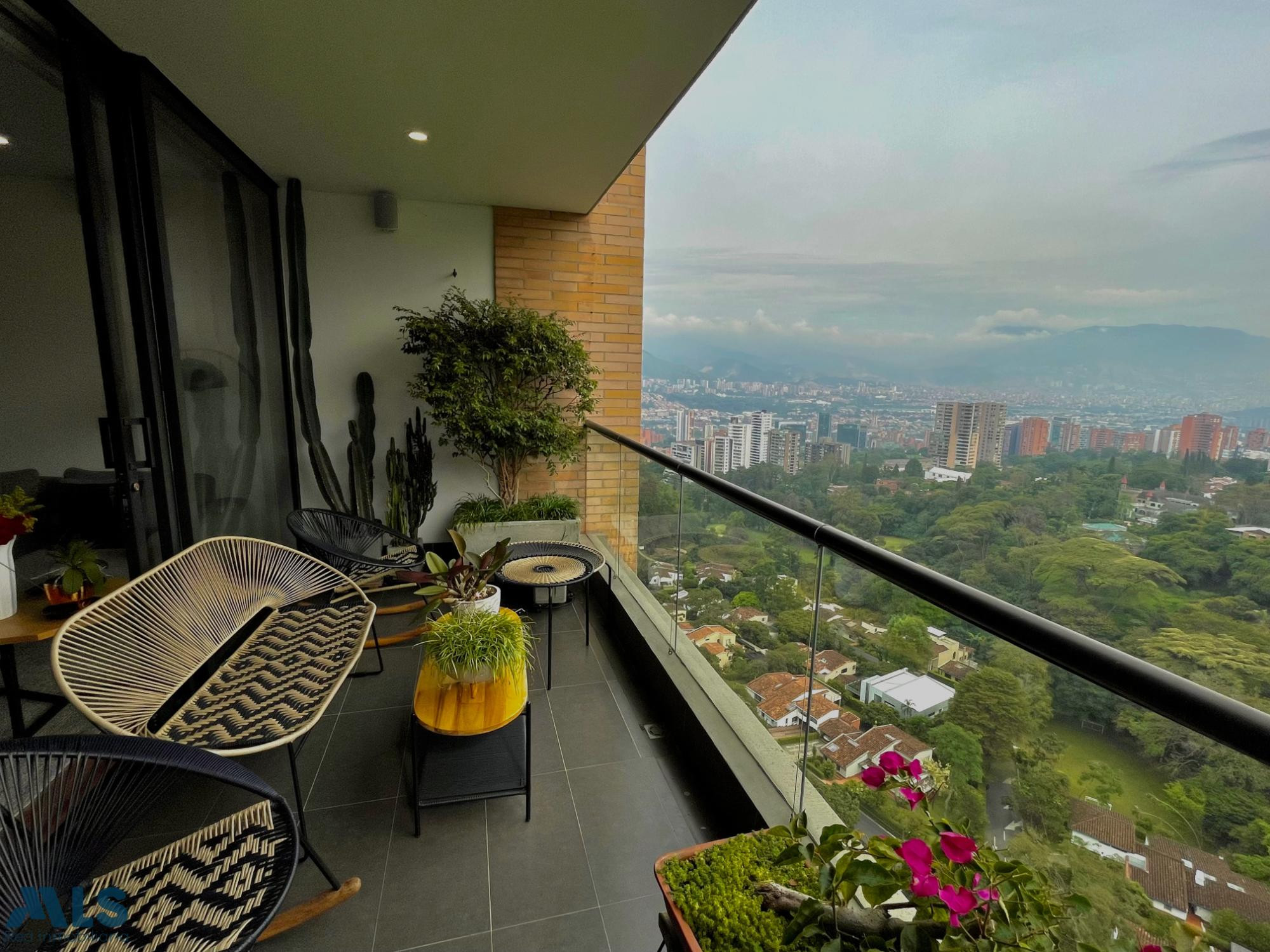 Exclusivo Apartamento ideal para familias con vista a la ciudad medellin - el campestre