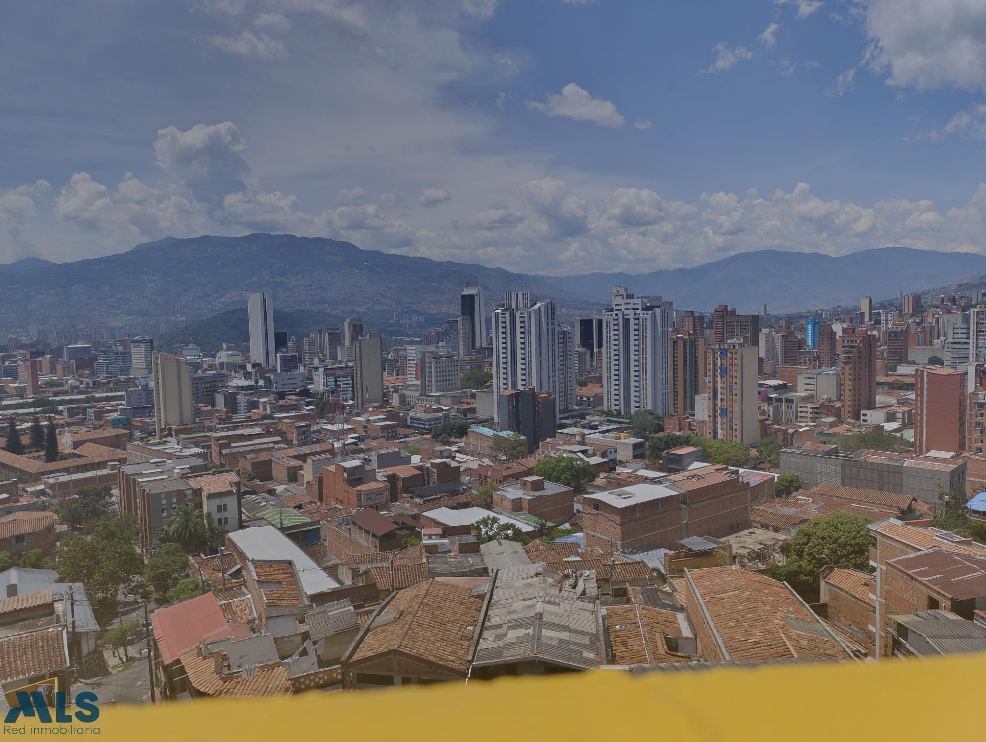 VENTA CASA DE DOS PISOS BARRIO EL SALVADOR medellin - el salvador