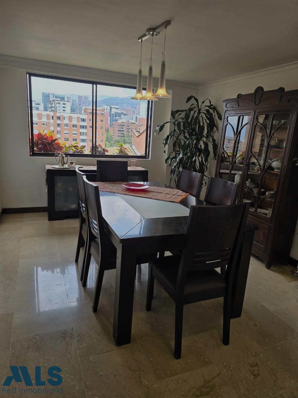 Hermoso apartamento en zona plana y cercana a lugares de interes. medellin - oviedo