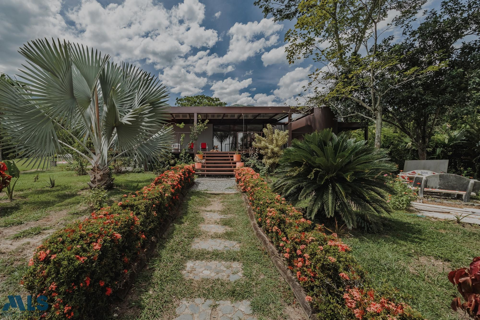 HERMOSA FINCA con múltiples espacios para compartir y disfrutar san-jeronimo - urbano